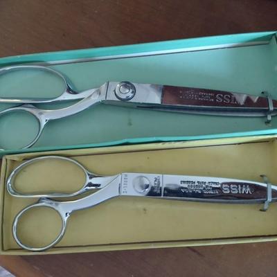 Pair of Wiss Pinking Shears in Original Box