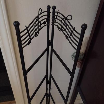 Metal Folding Rack with Music Staff Theme