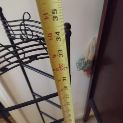Metal Folding Rack with Music Staff Theme