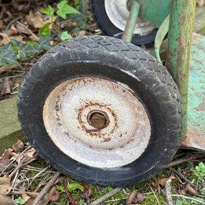 LOT 1S: Hand Truck