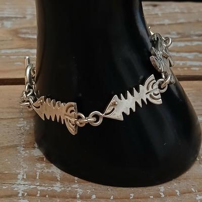 Vintage bracelet Cat and fishbones .925 marked - So cute!