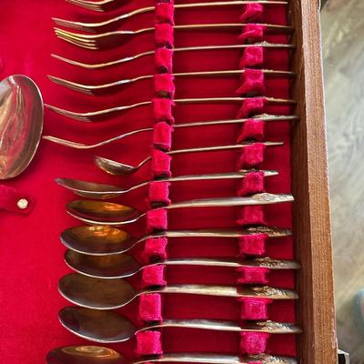 Thai. - Brass silverare set in box