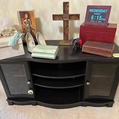 Master Bedroom - TV Stand