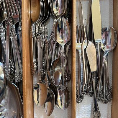 Kitchen - Silverware + Food Server
