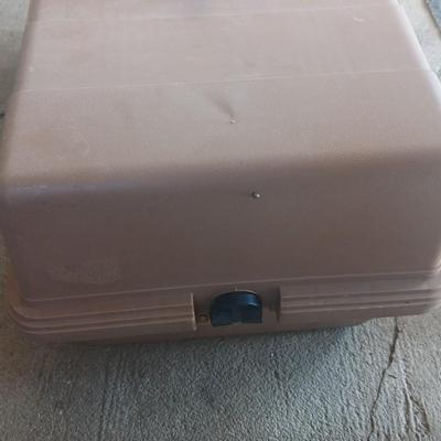 Collapsible dog stairs and medium deluxe Petmate kennel