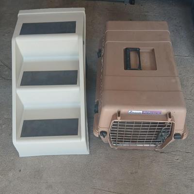 Collapsible dog stairs and medium deluxe Petmate kennel