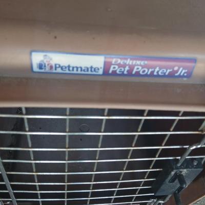 Collapsible dog stairs and medium deluxe Petmate kennel