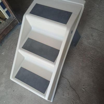 Collapsible dog stairs and medium deluxe Petmate kennel