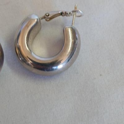 Vintage etched sterling marked bangle bracelet with .925 signed earrings