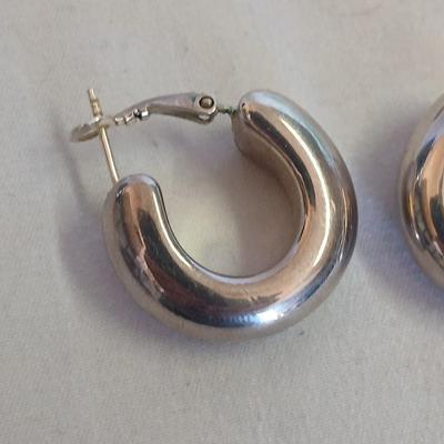 Vintage etched sterling marked bangle bracelet with .925 signed earrings