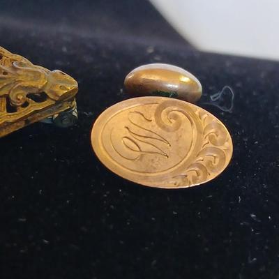 Antique brass brooch 1930's Vintage ART Deco Era - Brass coral colored flowers with vintage etched cufflink