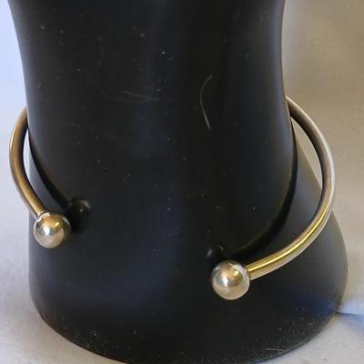 .925 marked Bangle with a set of earrings