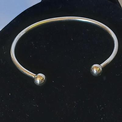 .925 marked Bangle with a set of earrings