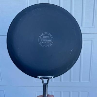 D - Tramontina 3-pack Hard Anodized Aluminum Ceramic Nonstick Fry Pan Set