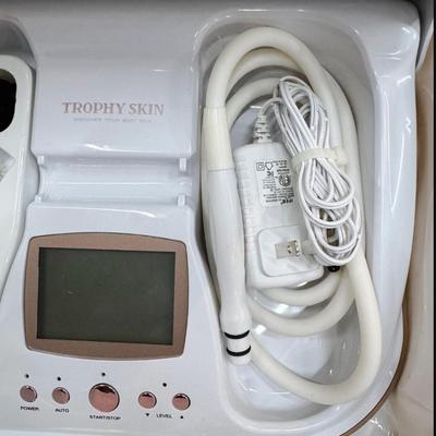 Trophy Skin MicrodermMD at Home Microdermabrasion Beauty System for Exfoliation and Anti-Aging