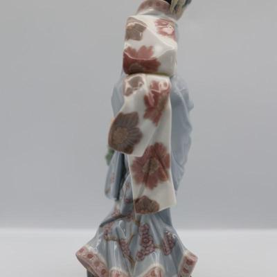 Lladro “Mayumi” Japanese Geisha Figurine
