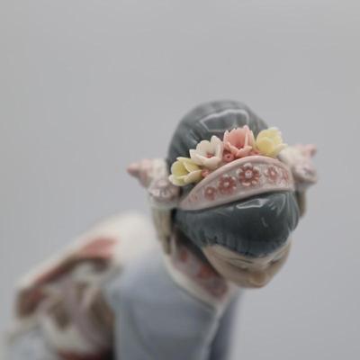 Lladro “Mayumi” Japanese Geisha Figurine