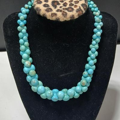 Turquoise dog bone beaded necklace with DR .925 marked clasp
