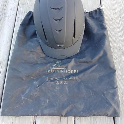 Equestrian tack - Like new! IRH International Riding Helmets - English Riding Helmet with bag - M/L