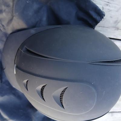 Equestrian tack - Like new! IRH International Riding Helmets - English Riding Helmet with bag - M/L