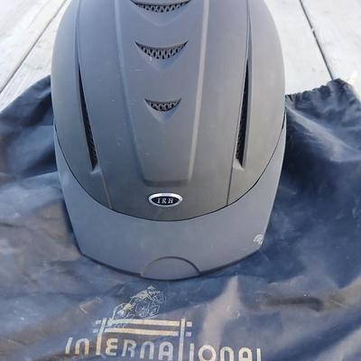 Equestrian tack - Like new! IRH International Riding Helmets - English Riding Helmet with bag - M/L