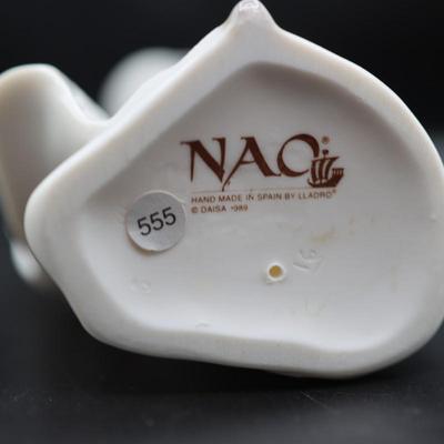 Nao by Lladro "How Pretty"