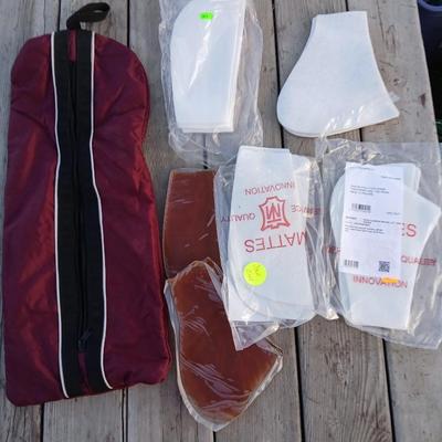 Equestrian tack - assortment of Mattes Padding / shims with Dover Saddlery Nylon storage bag