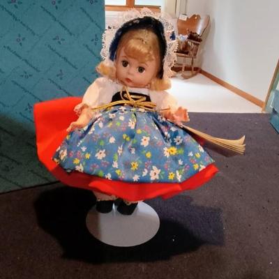 MADAME ALEXANDER "GRETEL 454" DOLL WITH BOX