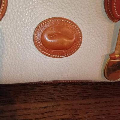 LIKE NEW DOONEY BOURKE LEATHER PURSE
