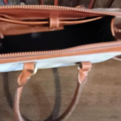 LIKE NEW DOONEY BOURKE LEATHER PURSE