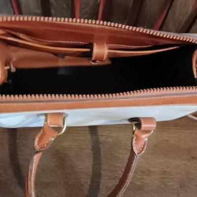 LIKE NEW DOONEY BOURKE LEATHER PURSE