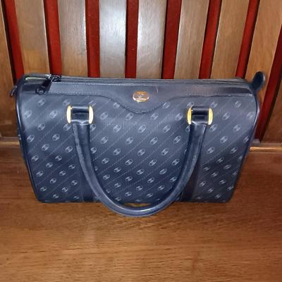 AUTHENTIC GUCCI PURSE