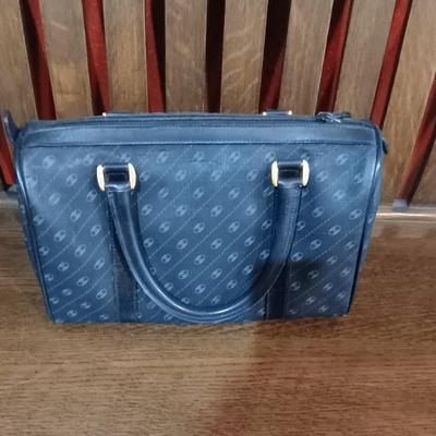 AUTHENTIC GUCCI PURSE