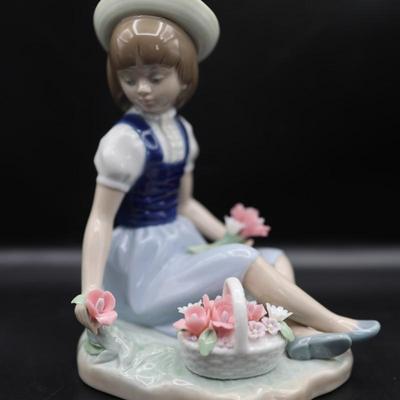 Lladro Girl with Flower Basket