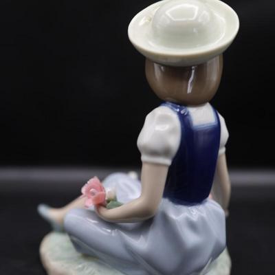 Lladro Girl with Flower Basket