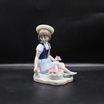 Lladro Girl with Flower Basket