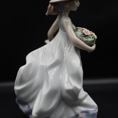 Lladro "Carefree" Porcelain Sculpture