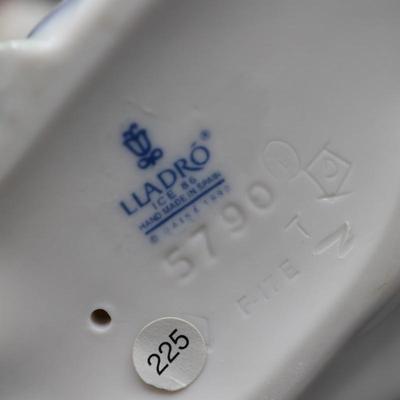 Lladro "Carefree" Porcelain Sculpture