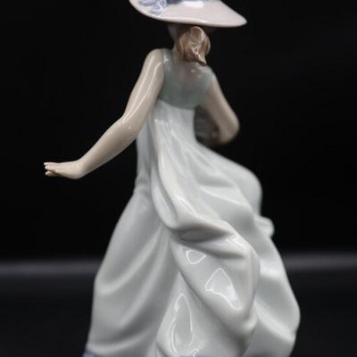 Lladro "Carefree" Porcelain Sculpture