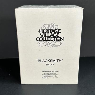 LOT 4K: Department 56 Heritage Village Collection Accessories - Amish Family, City People, Come Into The Inn & More