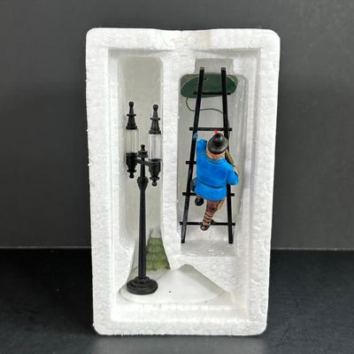 LOT 4K: Department 56 Heritage Village Collection Accessories - Amish Family, City People, Come Into The Inn & More