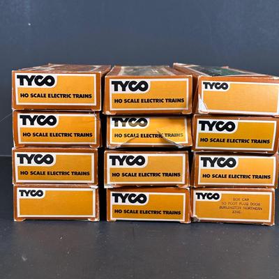 LOT 5K: Vintage Tyco Trains, Accessories & More