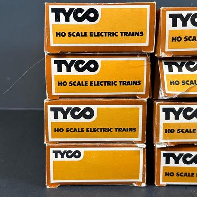 LOT 5K: Vintage Tyco Trains, Accessories & More