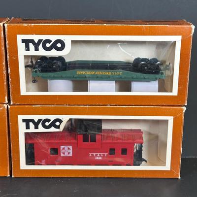 LOT 5K: Vintage Tyco Trains, Accessories & More