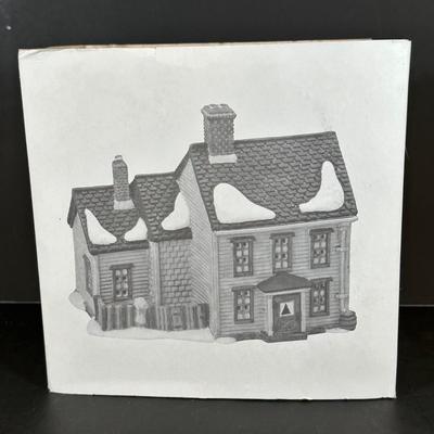 LOT 6K: Department 56 Heritage Village Collection New England Village Series - Jannes Mullet Amish Farm House, Barn & Ann Shaw Toys