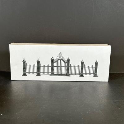 LOT 10K: Department 56 Heritage Village Collection Village Wrought Iron Gate & Fence & More Accessories
