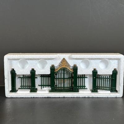 LOT 10K: Department 56 Heritage Village Collection Village Wrought Iron Gate & Fence & More Accessories