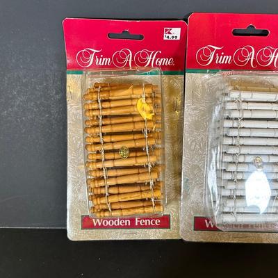 LOT 10K: Department 56 Heritage Village Collection Village Wrought Iron Gate & Fence & More Accessories