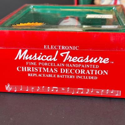 LOT 12K: Musical Treasure Wood Porcelain & Electronic Christmas Decoration