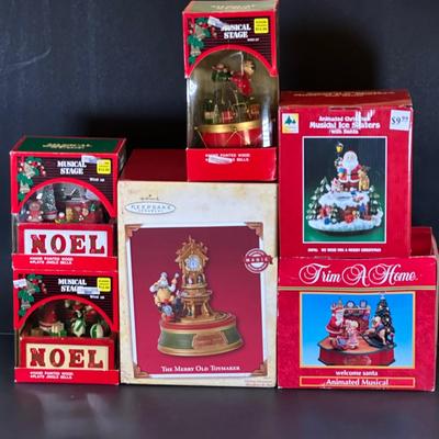 LOT 13K: Hallmark Keepsake, Trim A Tree & More Animated/Musical Decorations